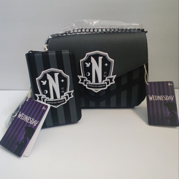 🆕 Loungefly Wednesday Exclusive Nevermore Collection Crossbody bag & Wallet set - Picture 1 of 16